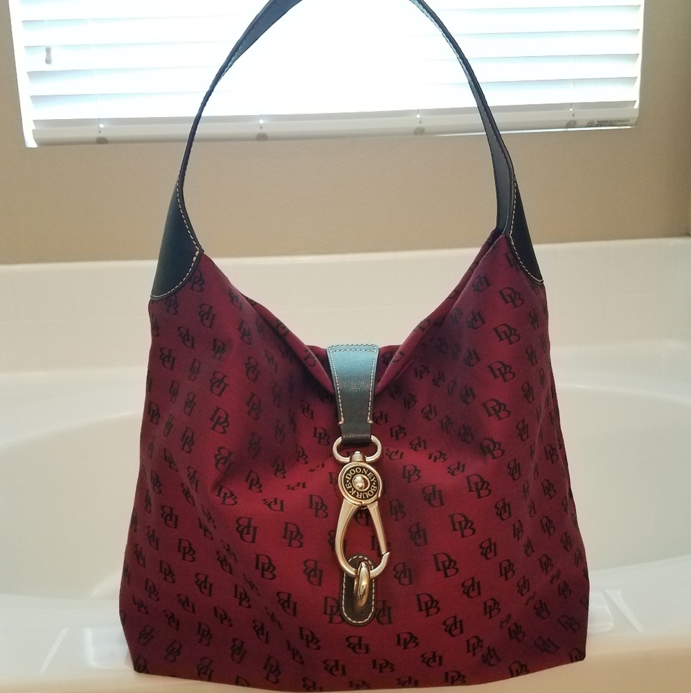 Dooney & Bourke Madison Signature Logo Lock Sac